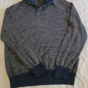 Brand Gap. Size L. Color gray